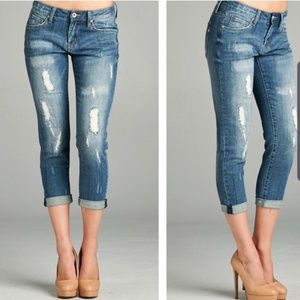 ⭐NEW JEANS!⭐Skinny distressed boyfriend jeans